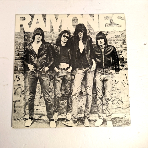 Ramones 1976 Vinyl Record - Picture 1 of 2